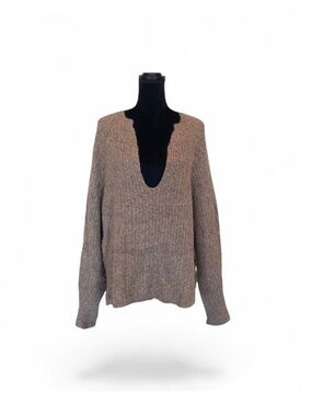 Line the Label contemporary deep plunging  neckline alpaca blend sweater large